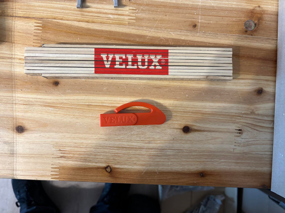 VELUX Zimmermannsbleistift-Halterung mit Clip + Zollstock 2 m