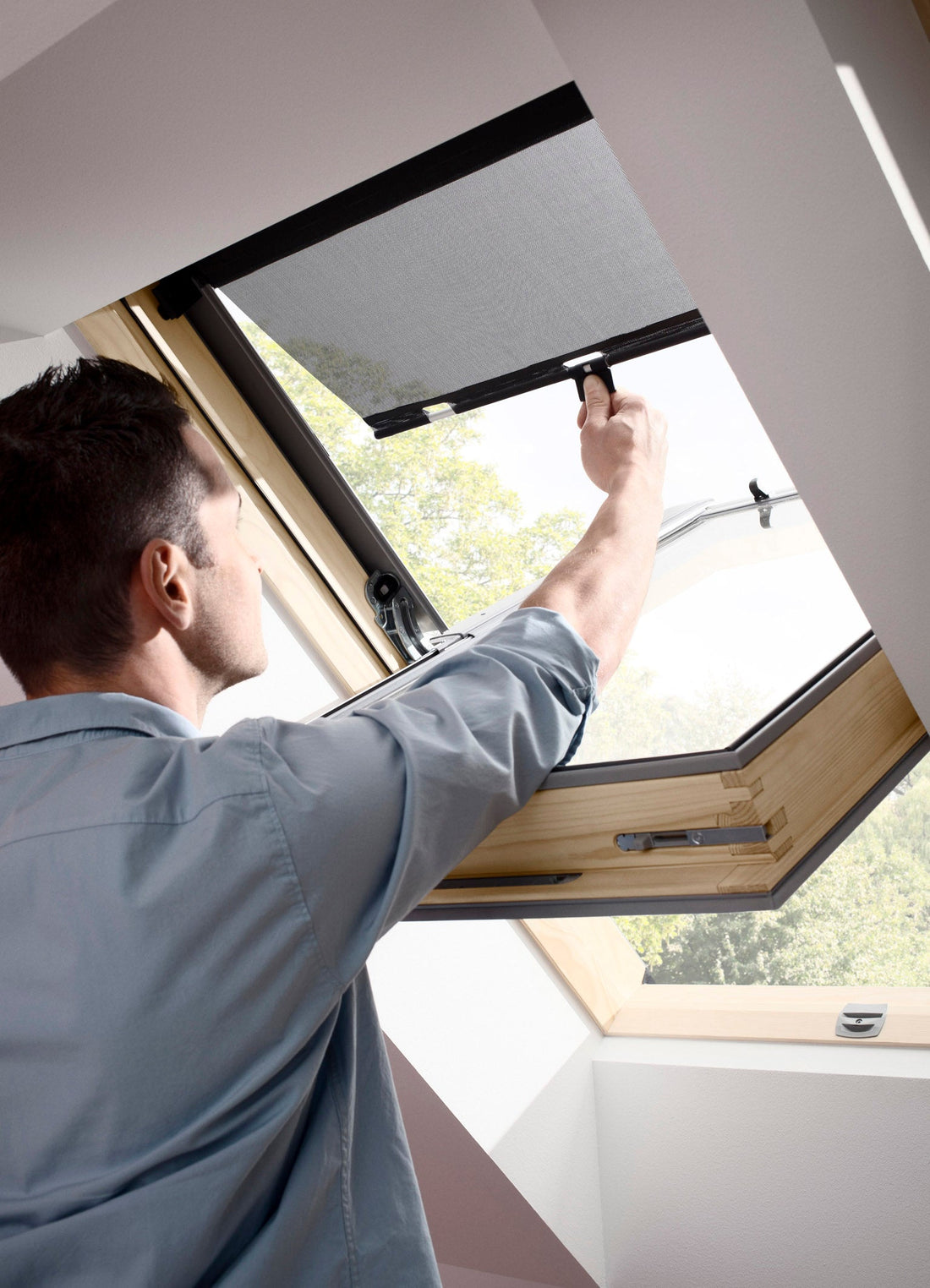 VELUX Hitzeschutz-Markise MHL am Dachfenster