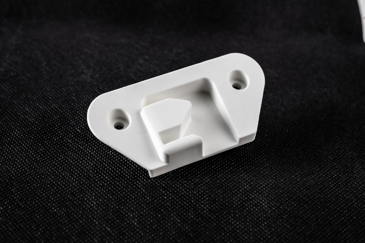 VELUX Schließblech unten für GPU Dachfenster – Baureihe V22 ab 2013, silbernes Typenschild (FK06–UK10)