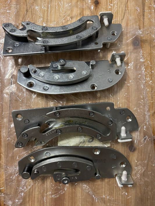 Original VELUX Drehlager-/Scharnier-Set T2 für GGL GGU GFL Baureihe VES – alle 4 Teile (Blendrahmen- und Flügelscharniere links + rechts), fabrikneu